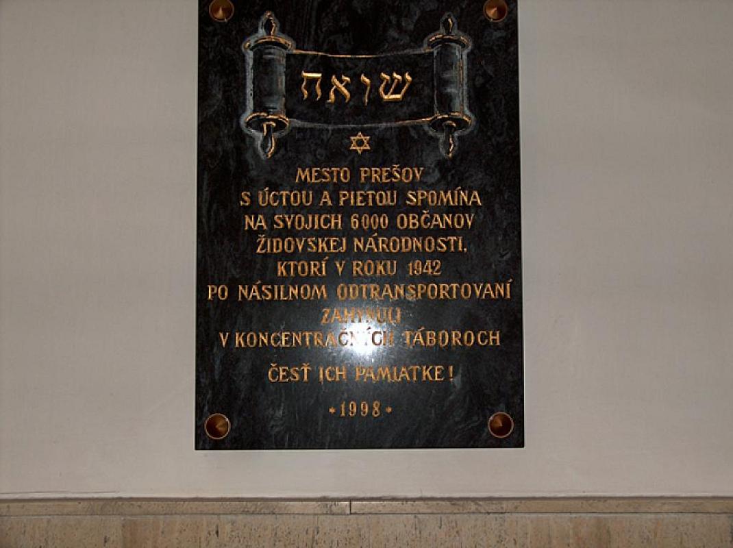 Preschau, 2004, Gedenktafel am Rathaus, Stiftung Denkmal