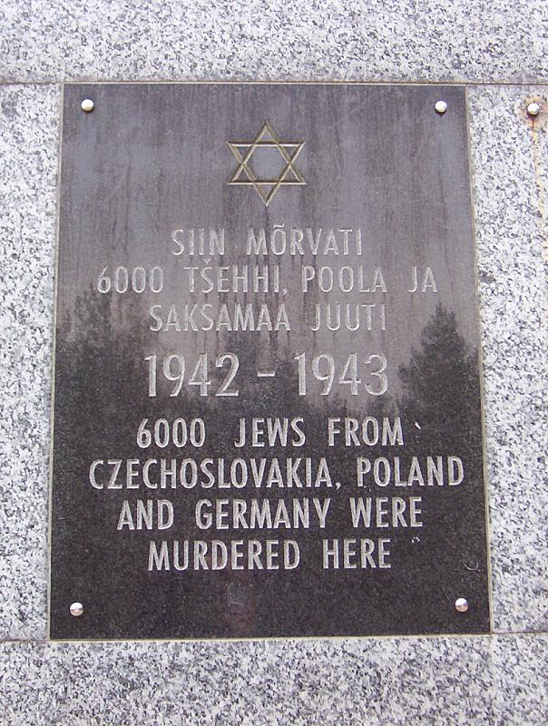 Kalevi-Liiva, 2004, Inschrift auf dem Denkmal für die ermordeten Juden, Stiftung Denkmal