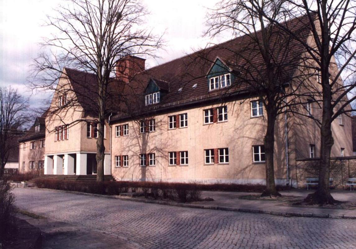Ravensbrück, undated, The »Kommandantur« - the former seat of the SS camp administration, Mahn- und Gedenkstätte Ravensbrück, Heinz Heuschkel